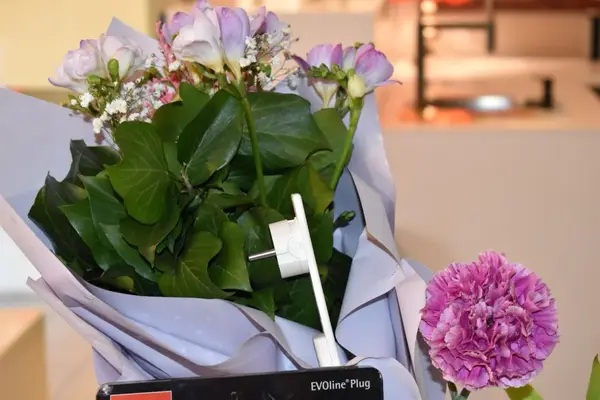 Prize și accesorii multimedia pentru mobilier